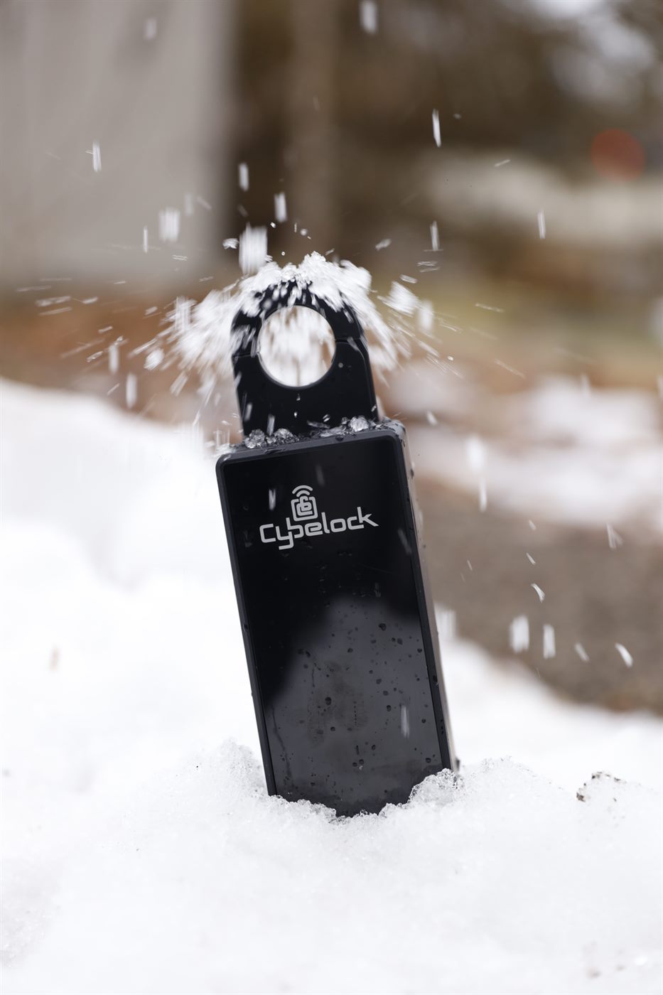 Cybelock weatherproof keybox taking a hit of snow